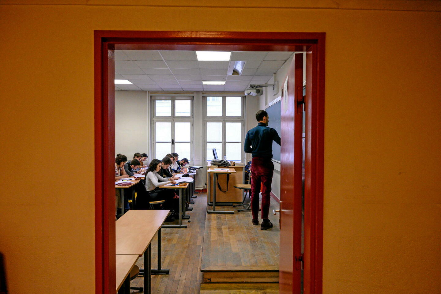 Que les professeurs d???université enseignent aussi au lycée, quelle bonne idée !