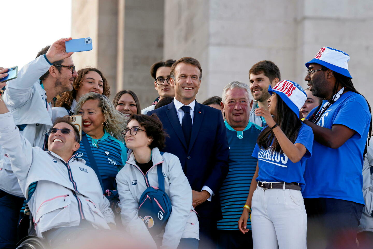 Emmanuel Macron peut-il redevenir populaire ?