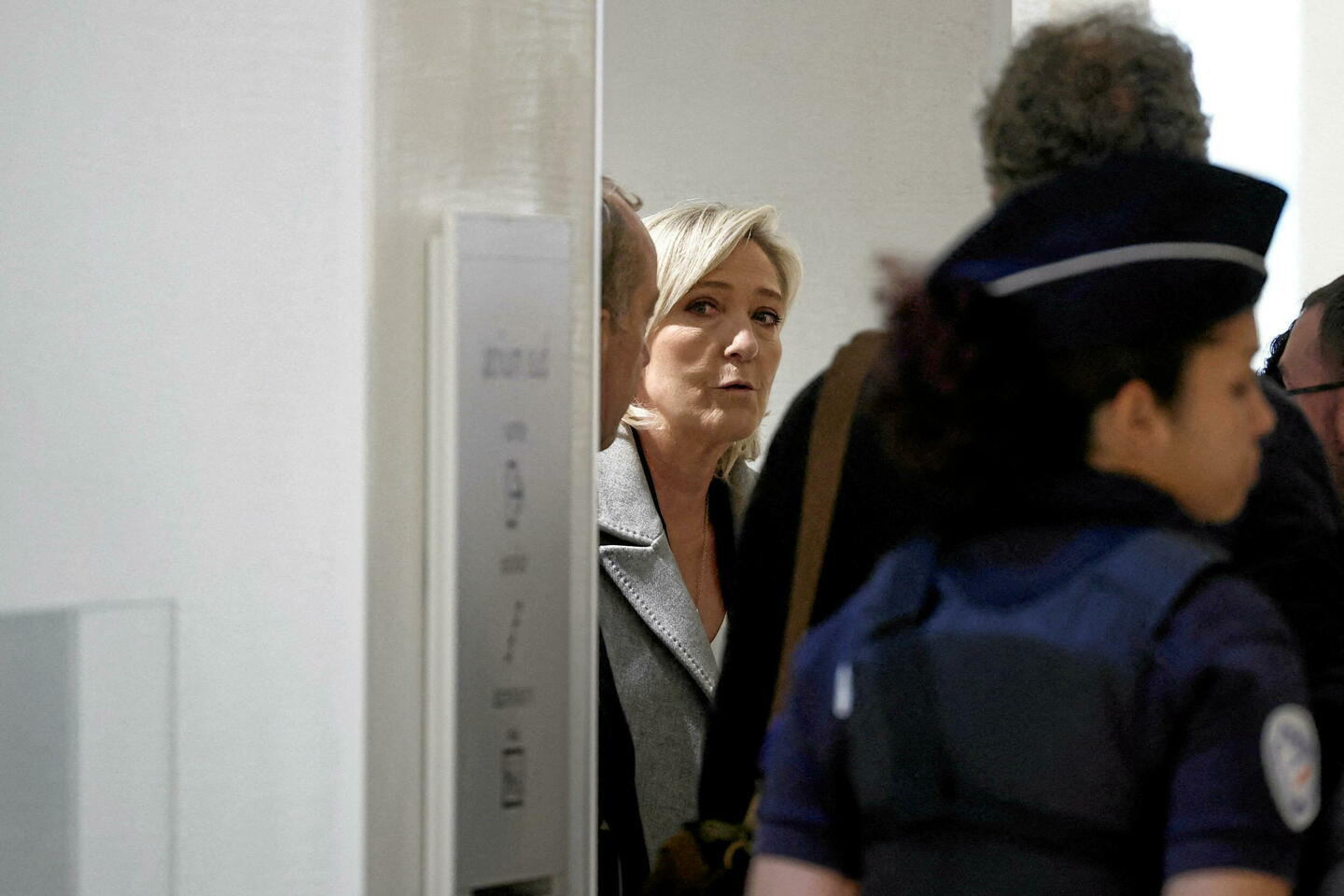 Emplois fictifs : quelques évidences sur le procès de Marine Le Pen