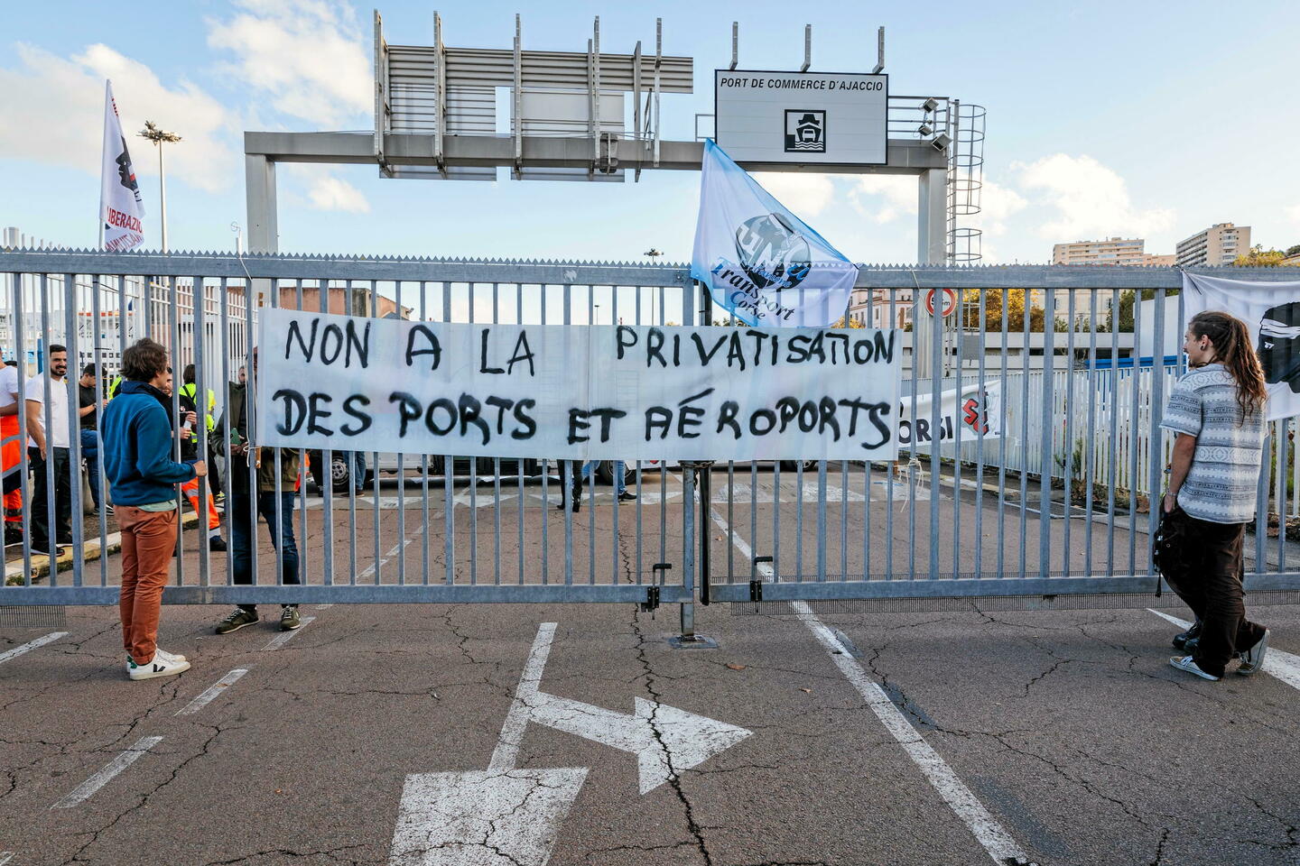 Corse : les ports et aéroports très perturbés par une grève surprise