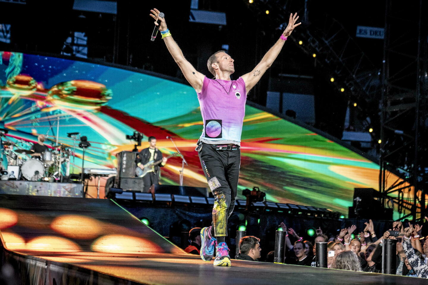 Que vaut « Moon Music », le dixième album optimiste de Coldplay ?
