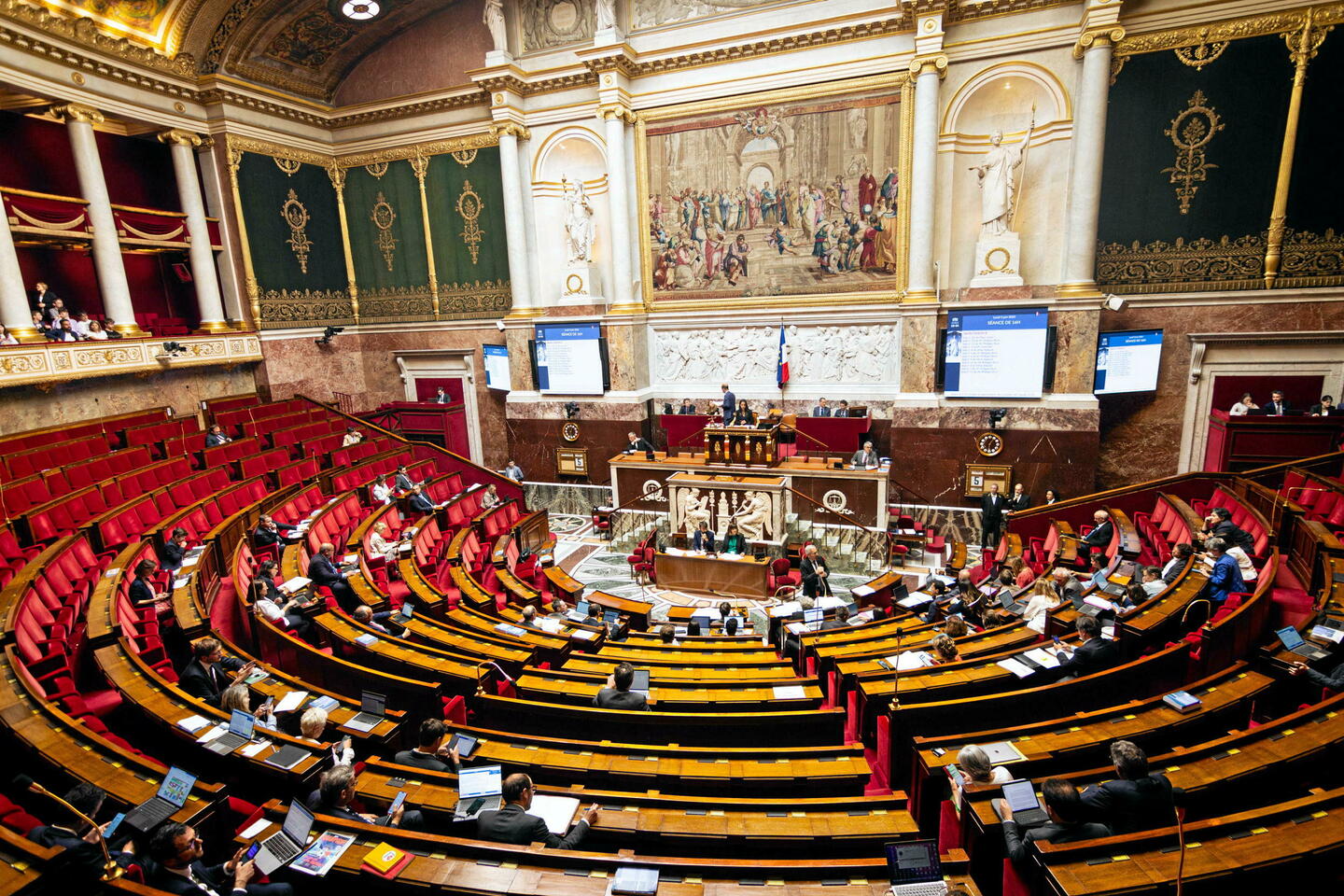Déficit public : le gouvernement pourrait alourdir la hausse d???impôts