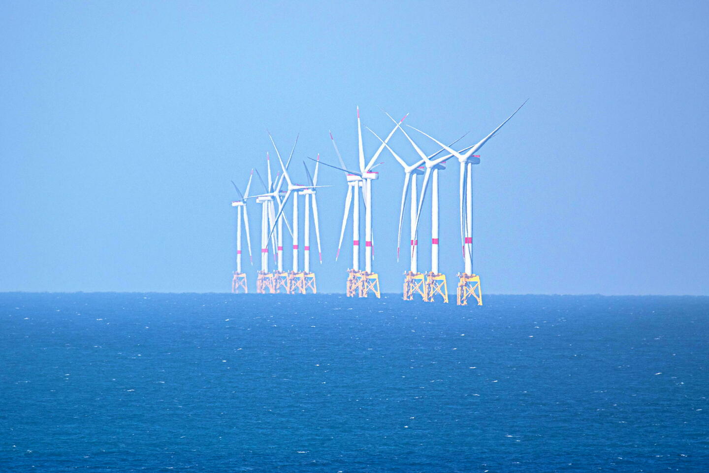 Les lieux des futurs parcs éoliens en mer dévoilés