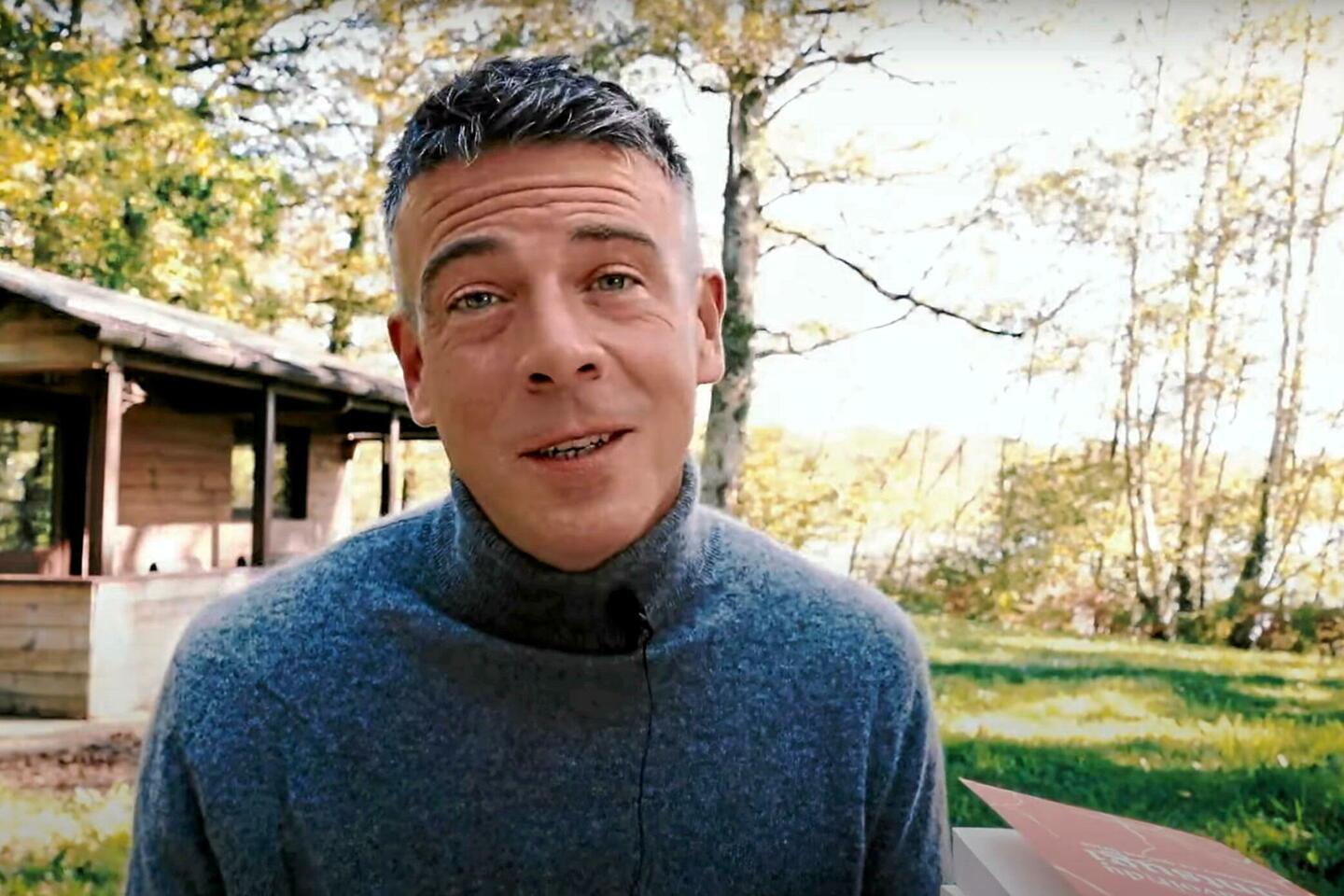Père Matthieu, prêtre et ex-star de TikTok, quitte l’Église