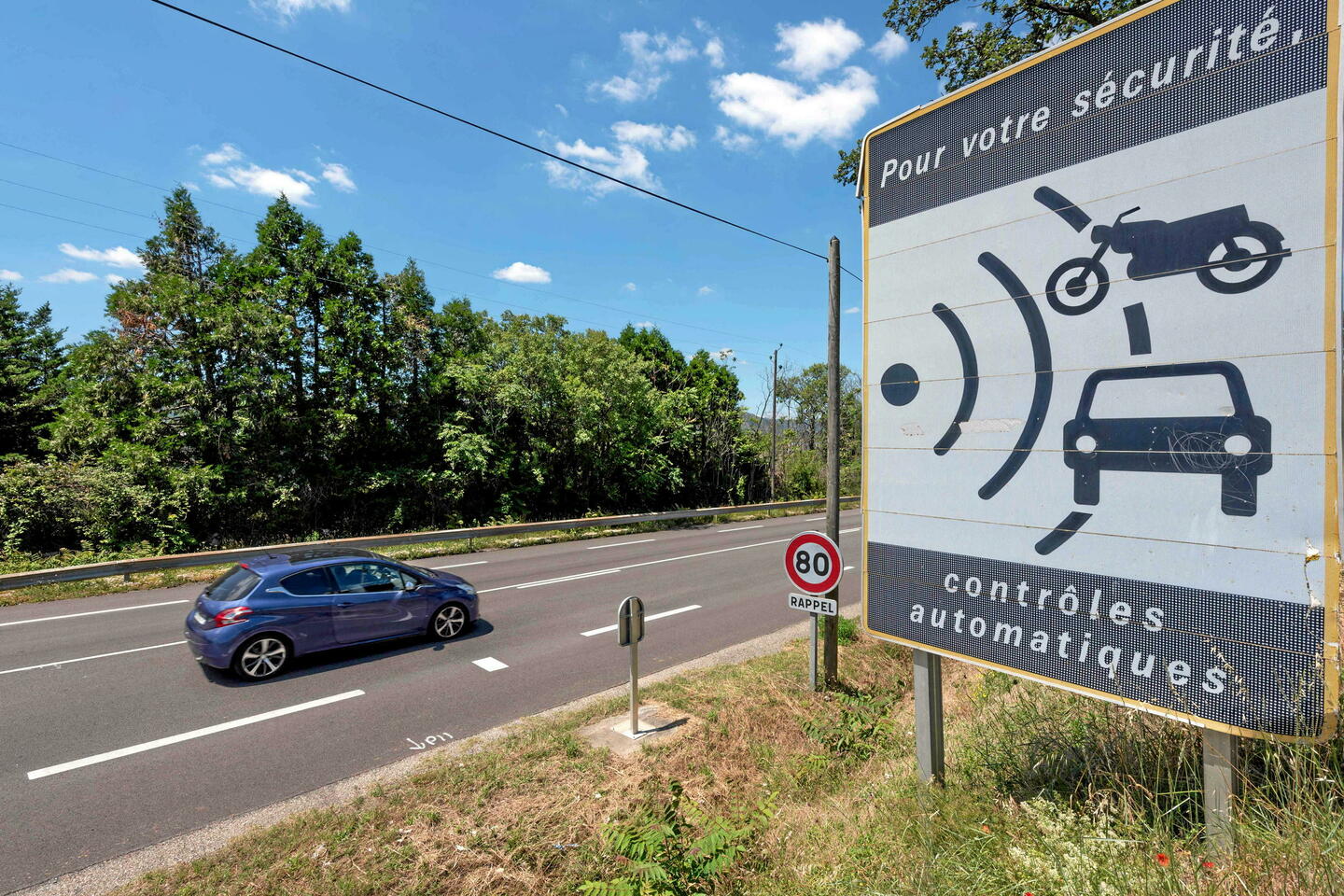 Téléphone, ceinture… Les radars pourront détecter de nouvelles infractions en 2025 grâce à...