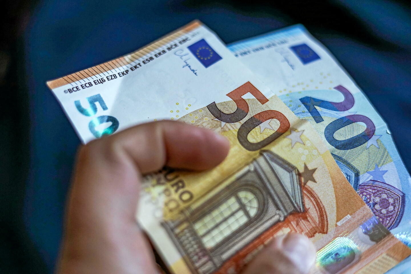 Éloge du paiement en espèces