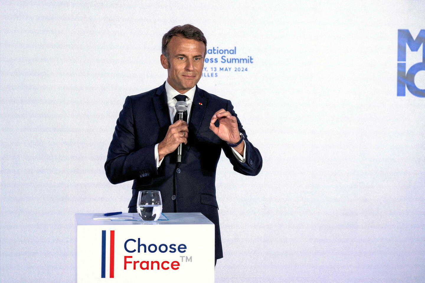Emmanuel Macron a-t-il dissous les investissements étrangers en même temps que l’Assemblée ?