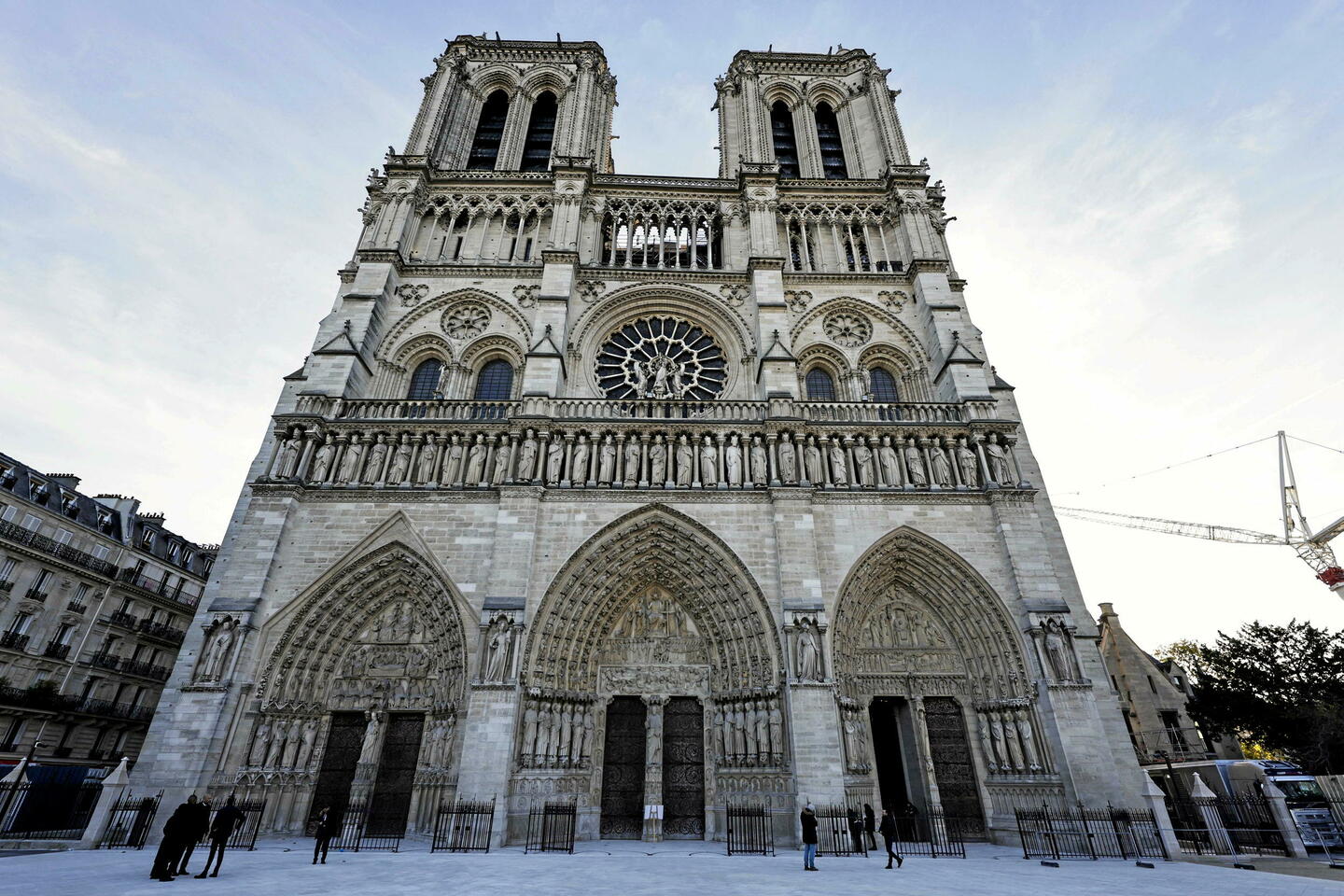 Réouverture de Notre-Dame : « Les cathédrales exaltent la grandeur de la nation »