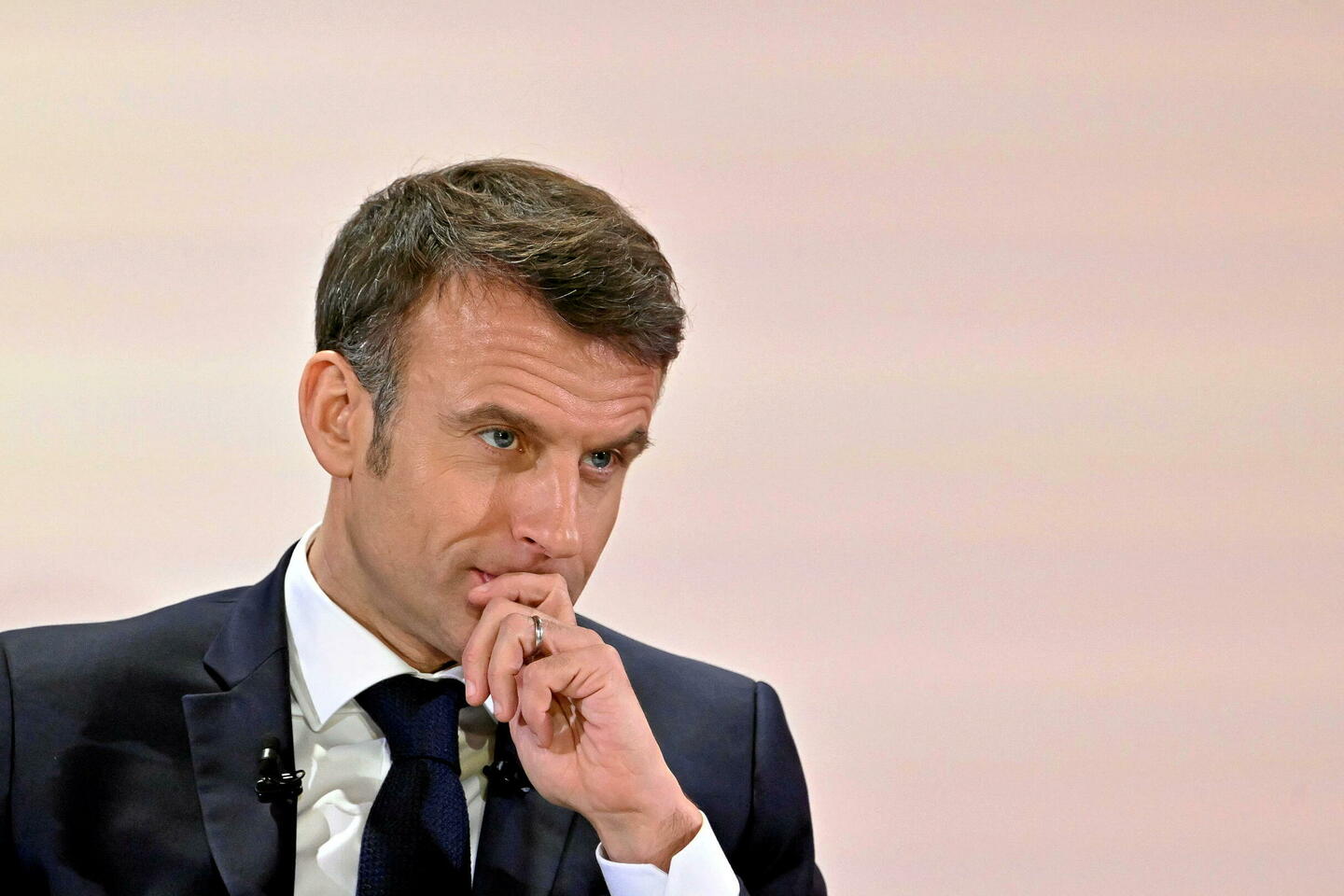 Et si Macron rejouait sur sa jambe gauche ?
