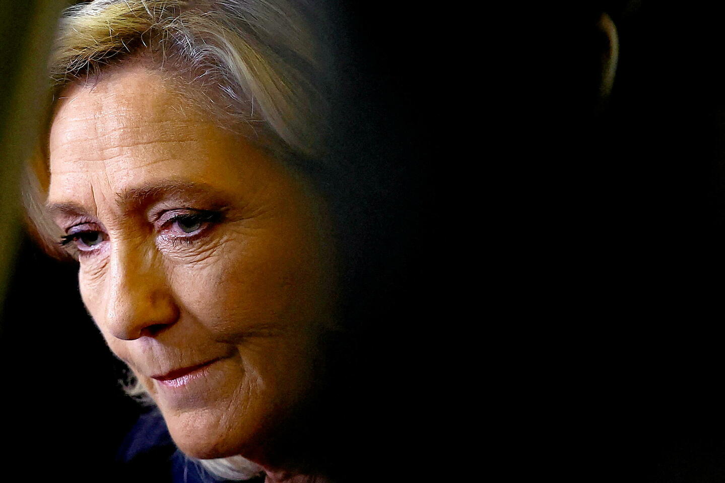 Marine Le Pen : susceptible avec Barnier, pas regardante avec LFI !