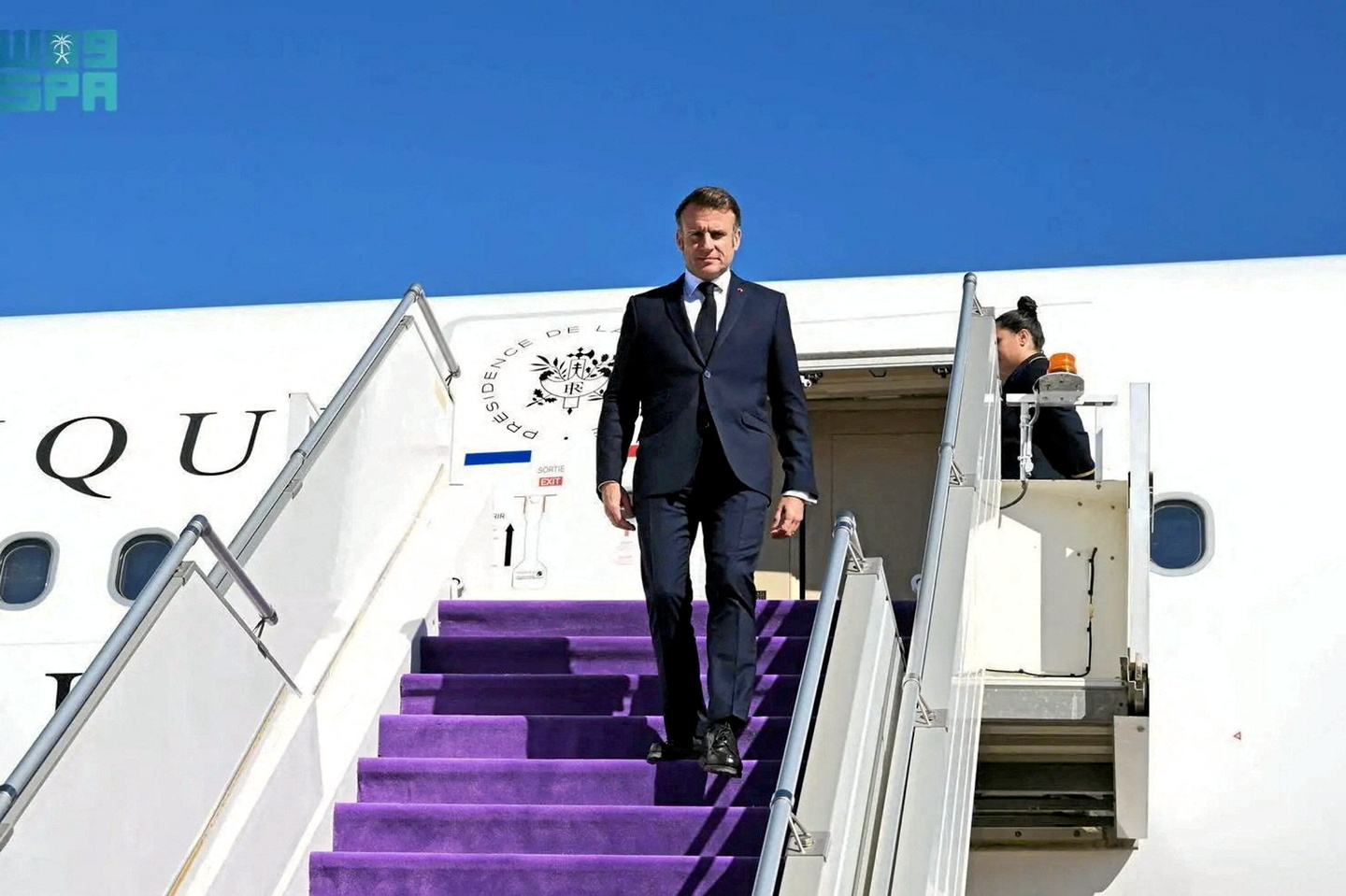 Ne démissionnez pas, monsieur le président de la République !