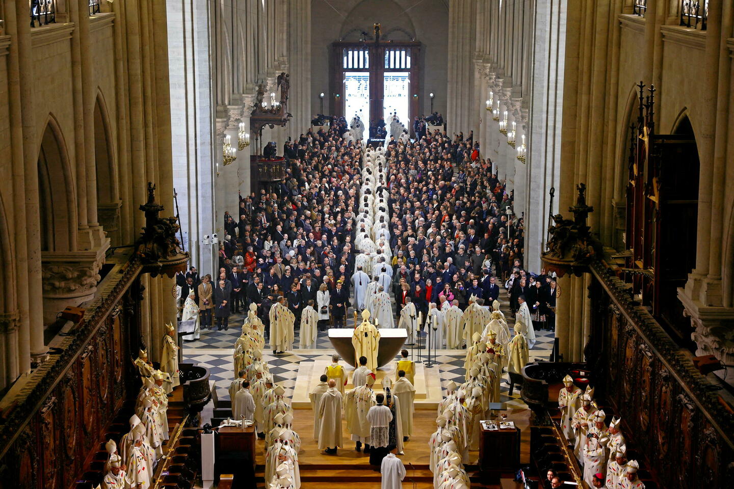Nous avons assisté à la messe inaugurale de Notre-Dame