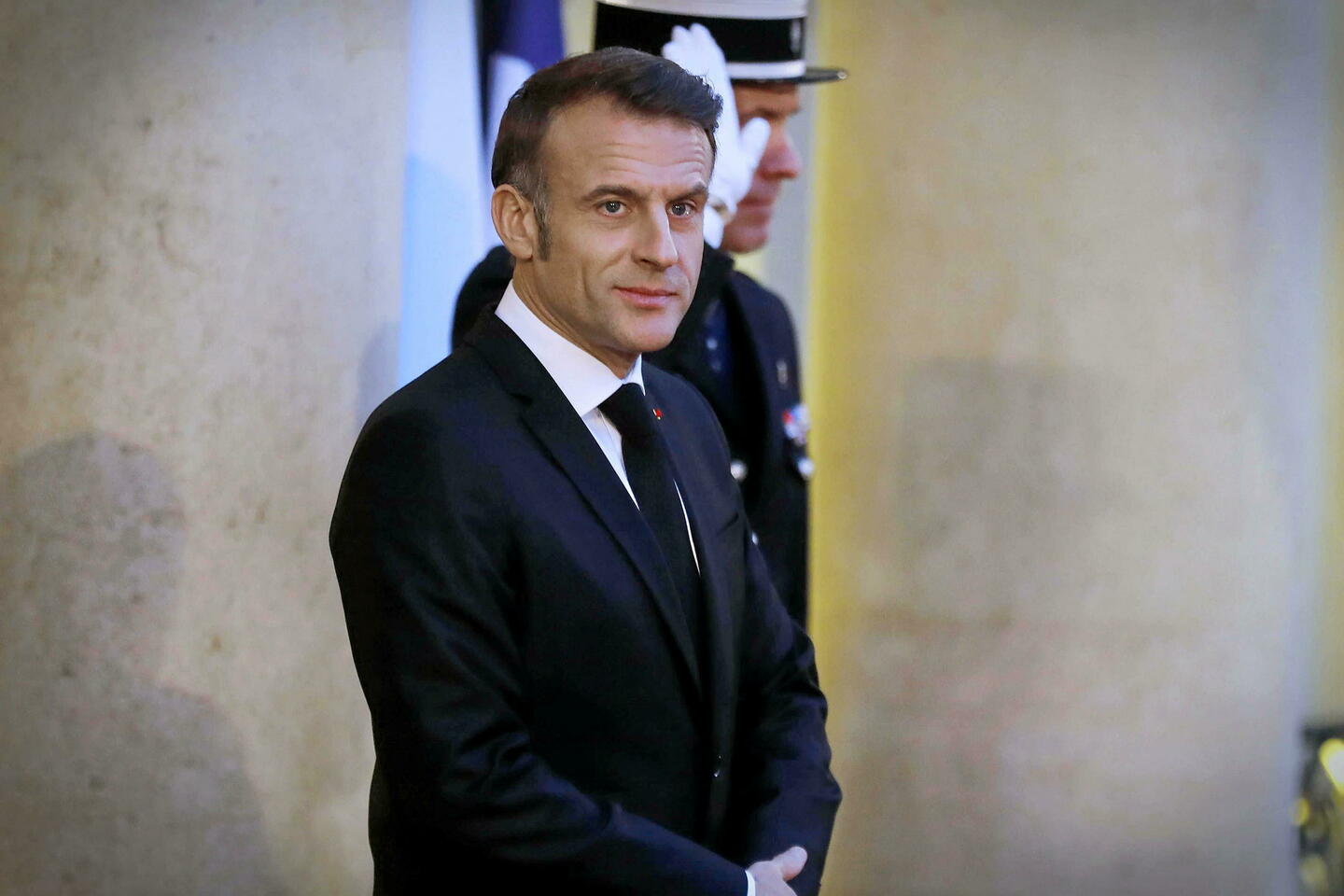 Emmanuel Macron, esclave des horloges