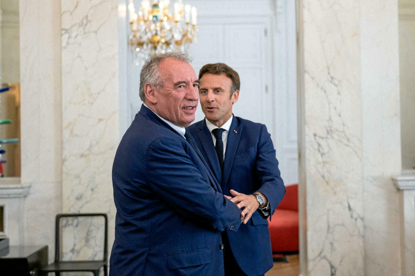 Protéger Emmanuel Macron, la mission de François Bayrou
