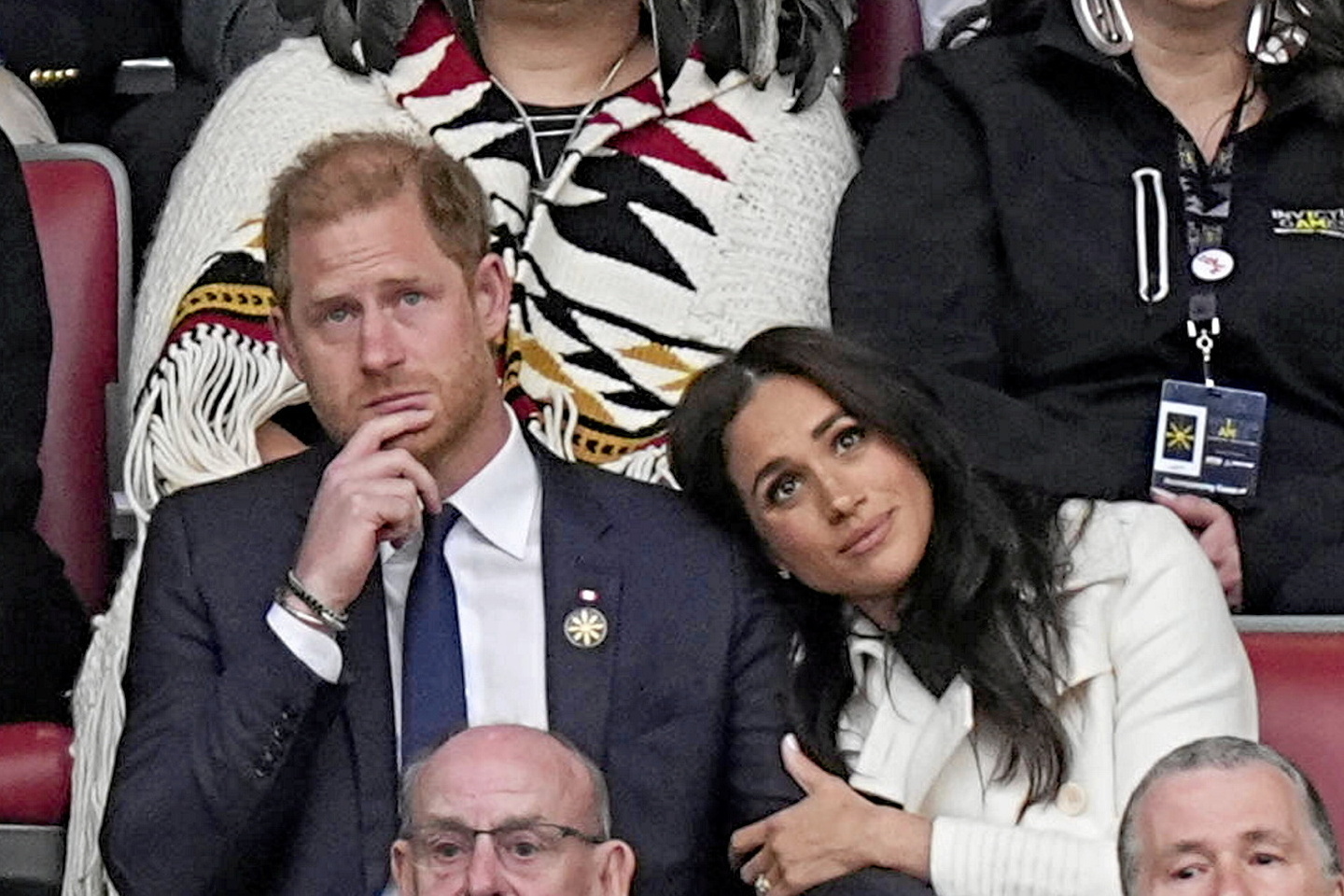« Il a assez de problèmes avec sa femme ! » : Trump n’expulsera finalement pas le prince...