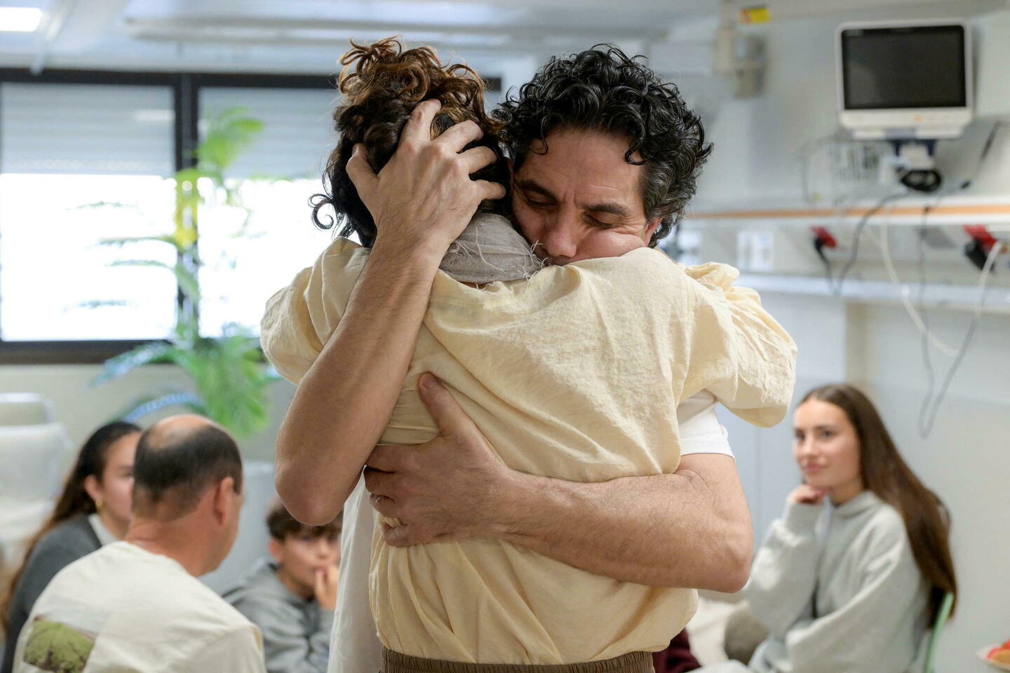 « Une faim sévère » : les premiers mots de l’ex-otage Ofer Kalderon