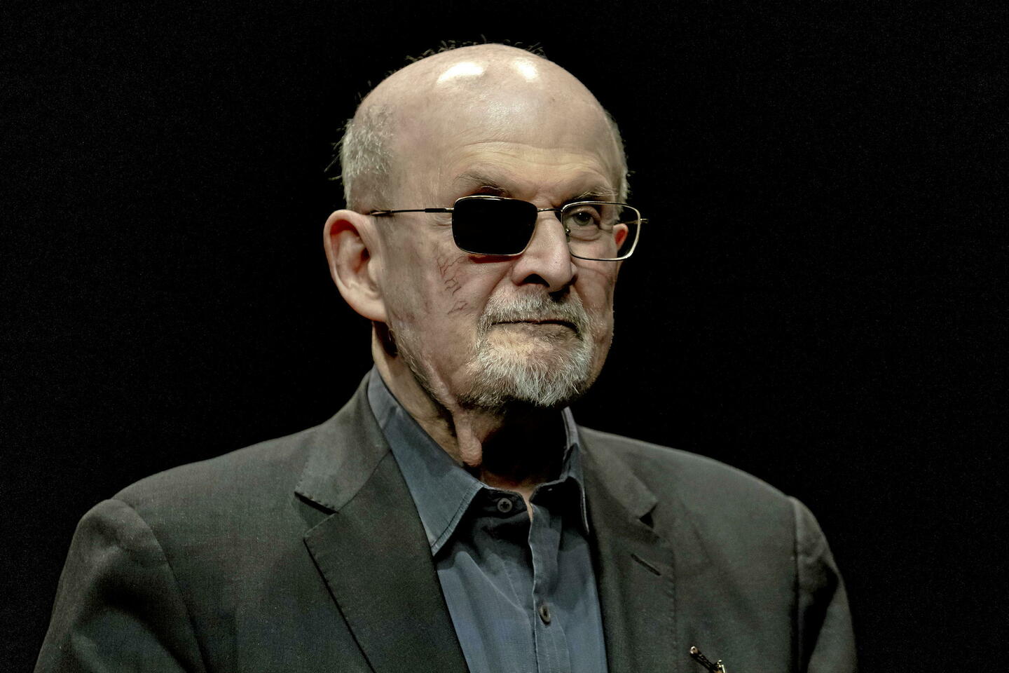 L’agresseur de l’écrivain Salman Rushdie reconnu coupable de tentative de meurtre