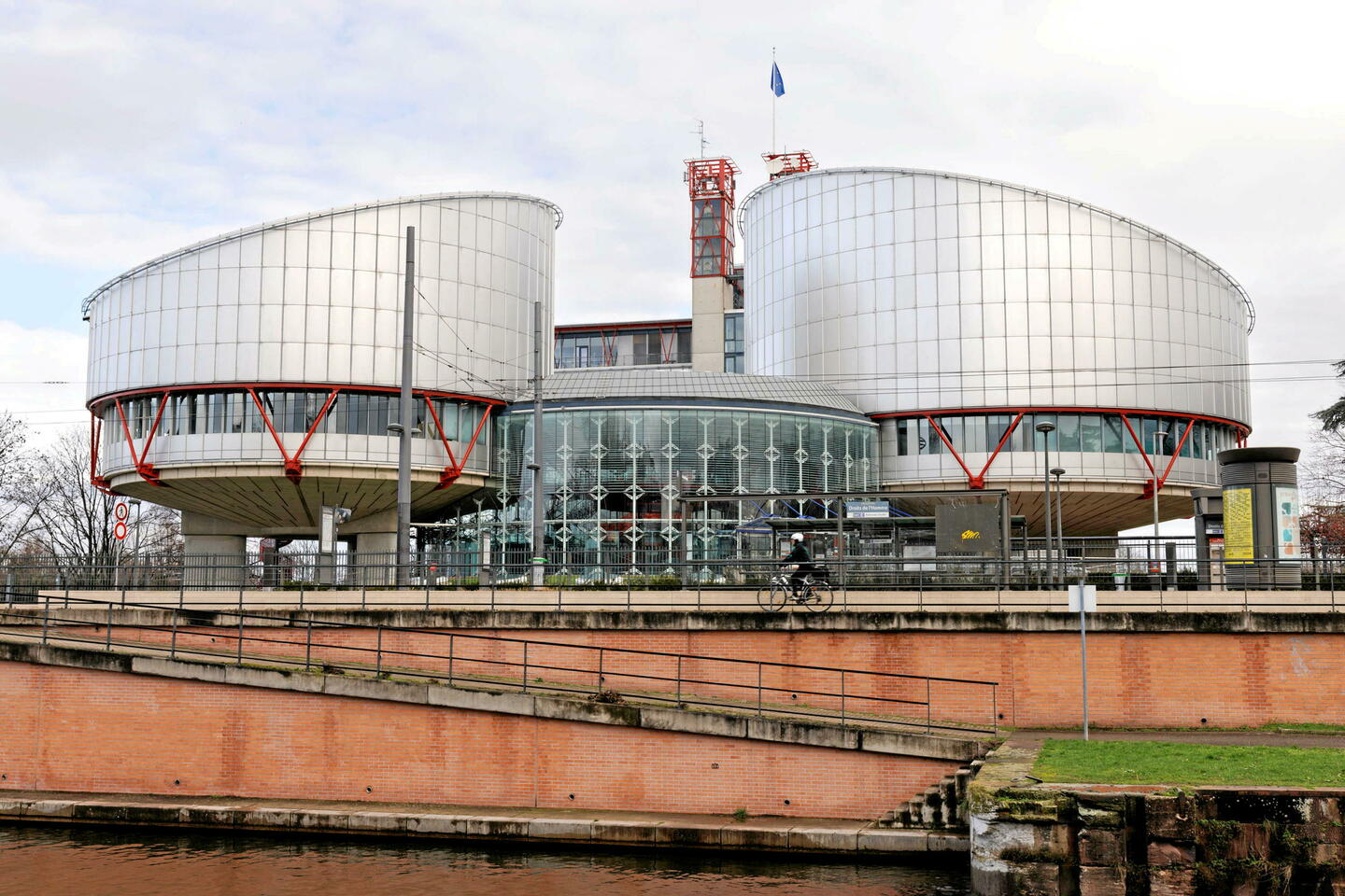 Devoir conjugal : « Je ne retrouve pas notre droit dans la décision de la CEDH »