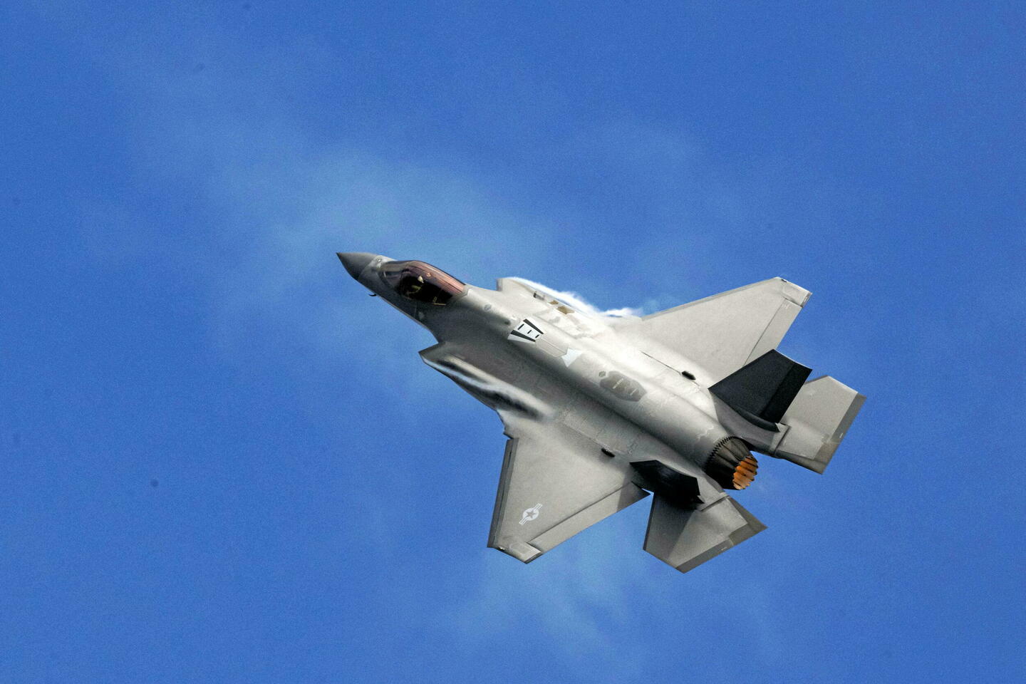 Le Canada remet en question sa commande de F-35 américains