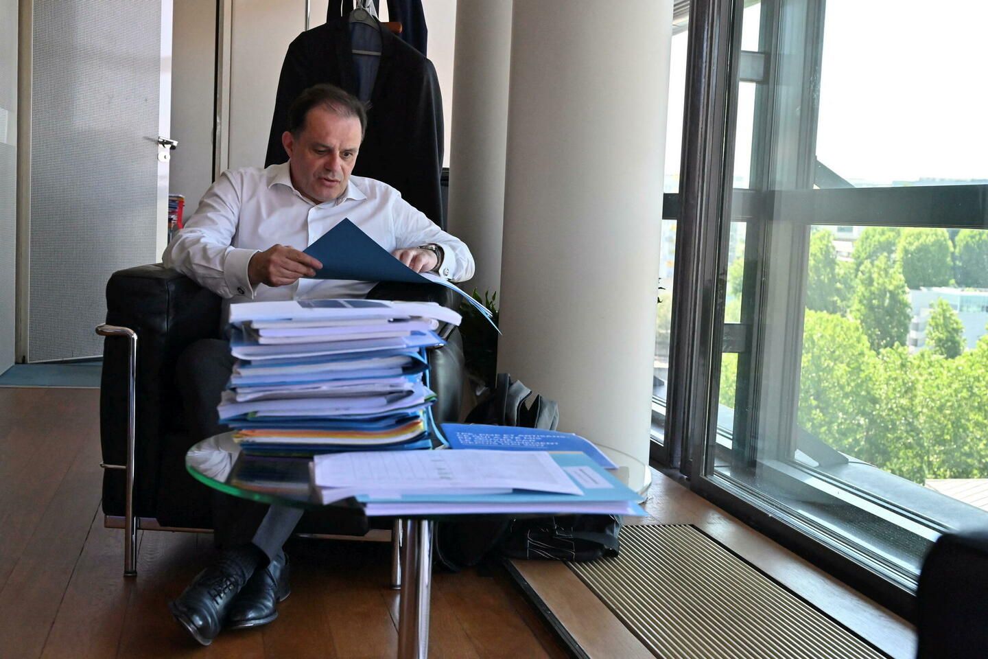 « C’est un rigolard » : Emmanuel Moulin, le nouveau boss de l’Élysée