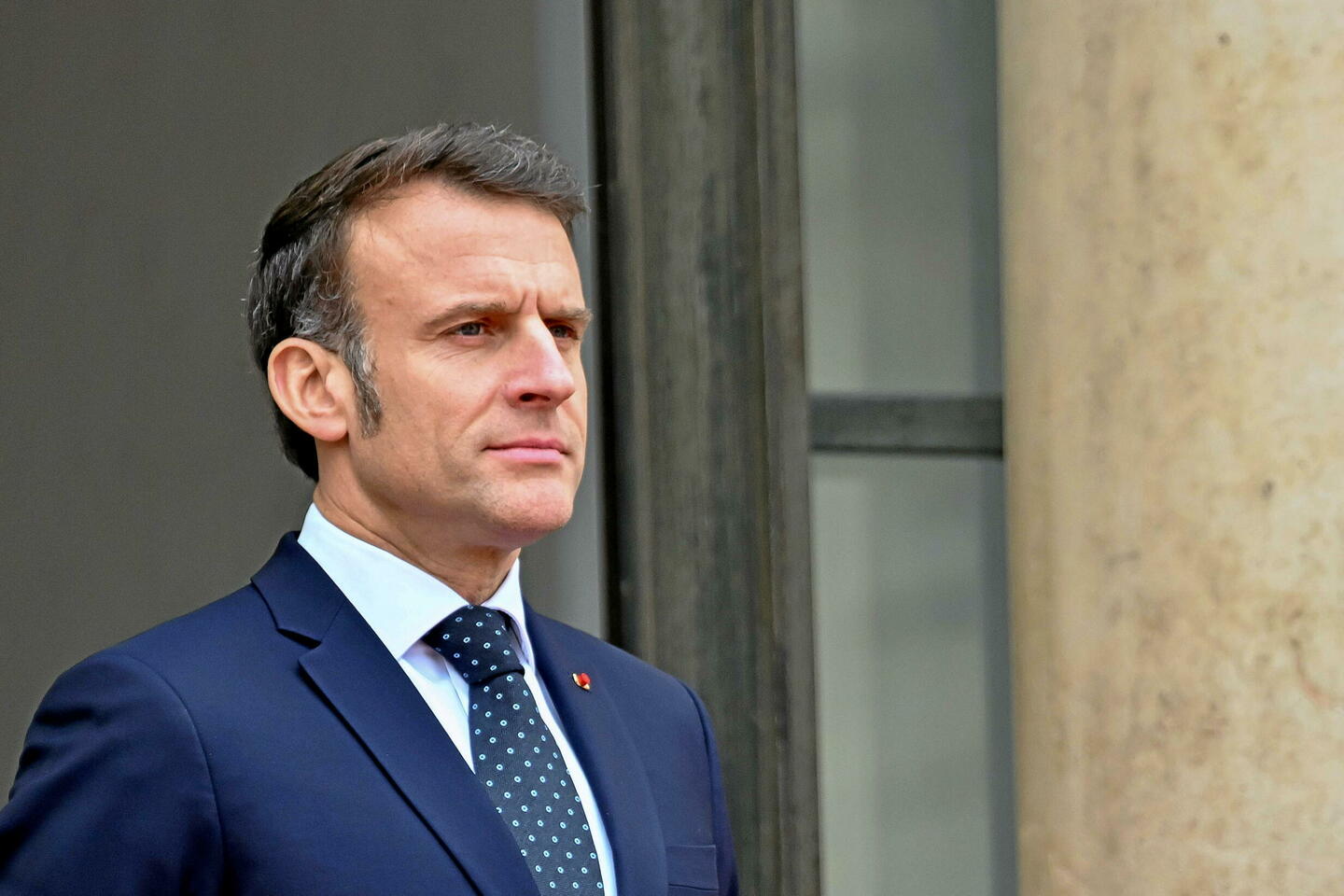 Macron assure que l’aide à l’Ukraine n’est pas financée « par des impôts cachés ou...