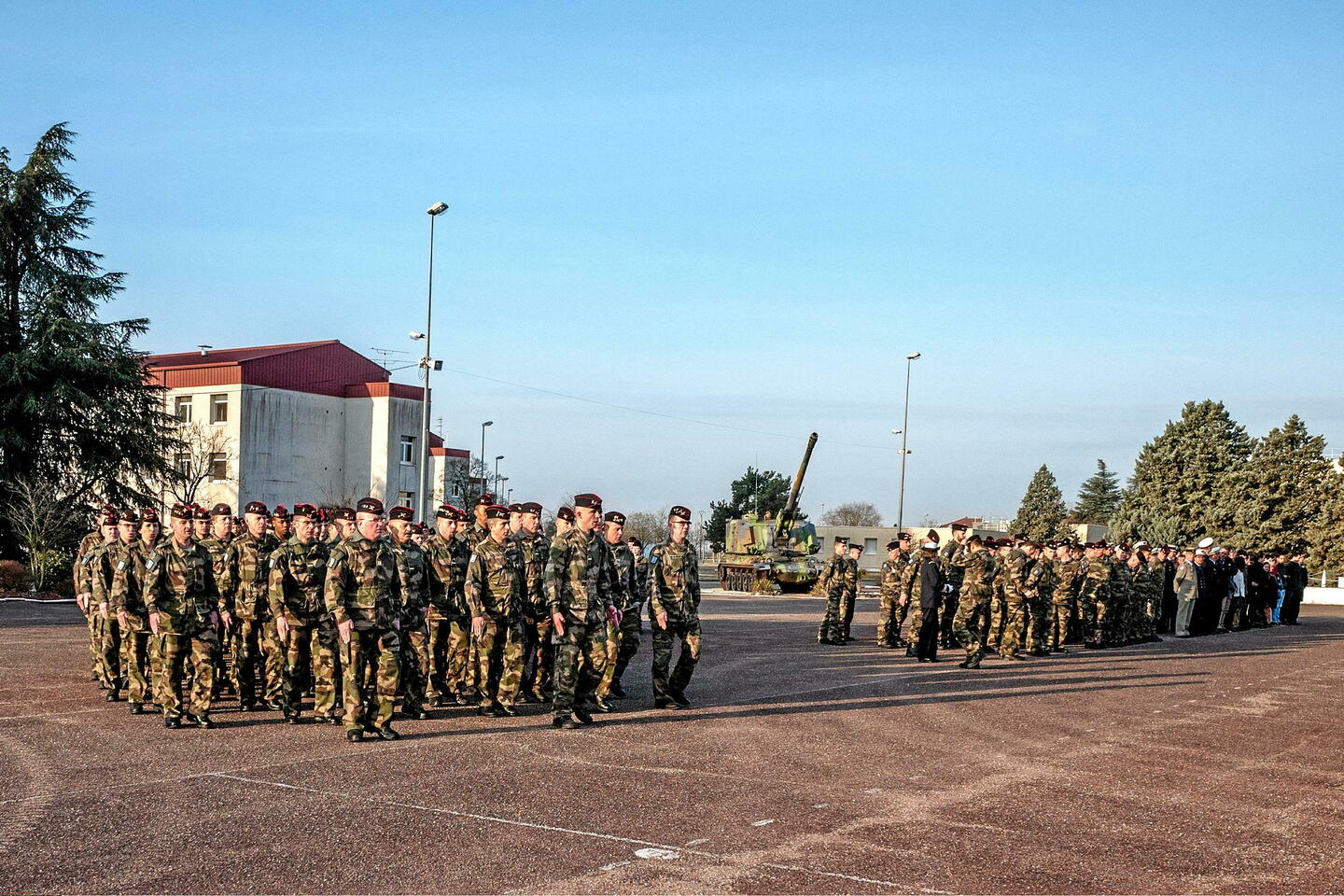 Qu’est-ce qui motive les réservistes de l’armée, de plus en plus nombreux ?