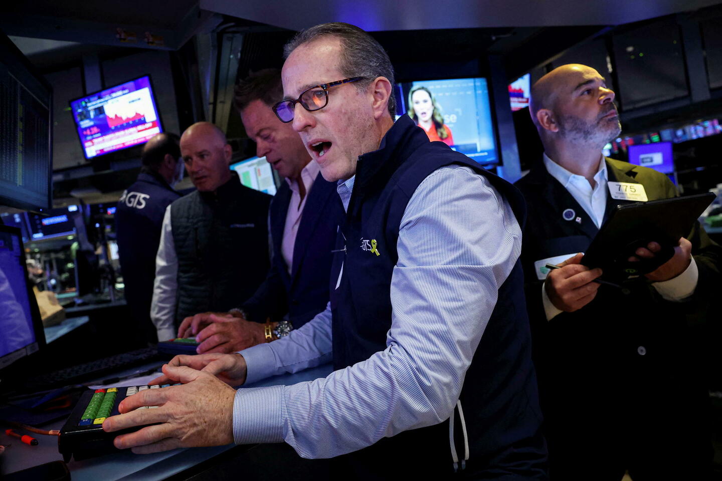 2 400 milliards de dollars évaporés : jeudi noir à Wall Street après Trump