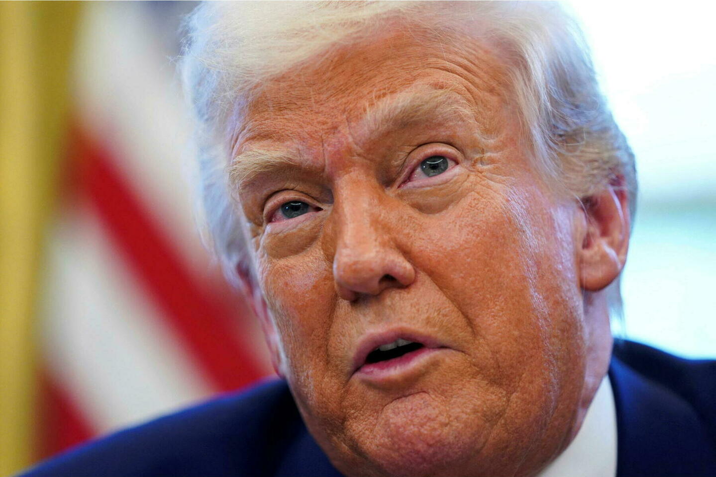 « C’est le moment d’acheter » : Trump a-t-il commis un gigantesque délit d’initié ?