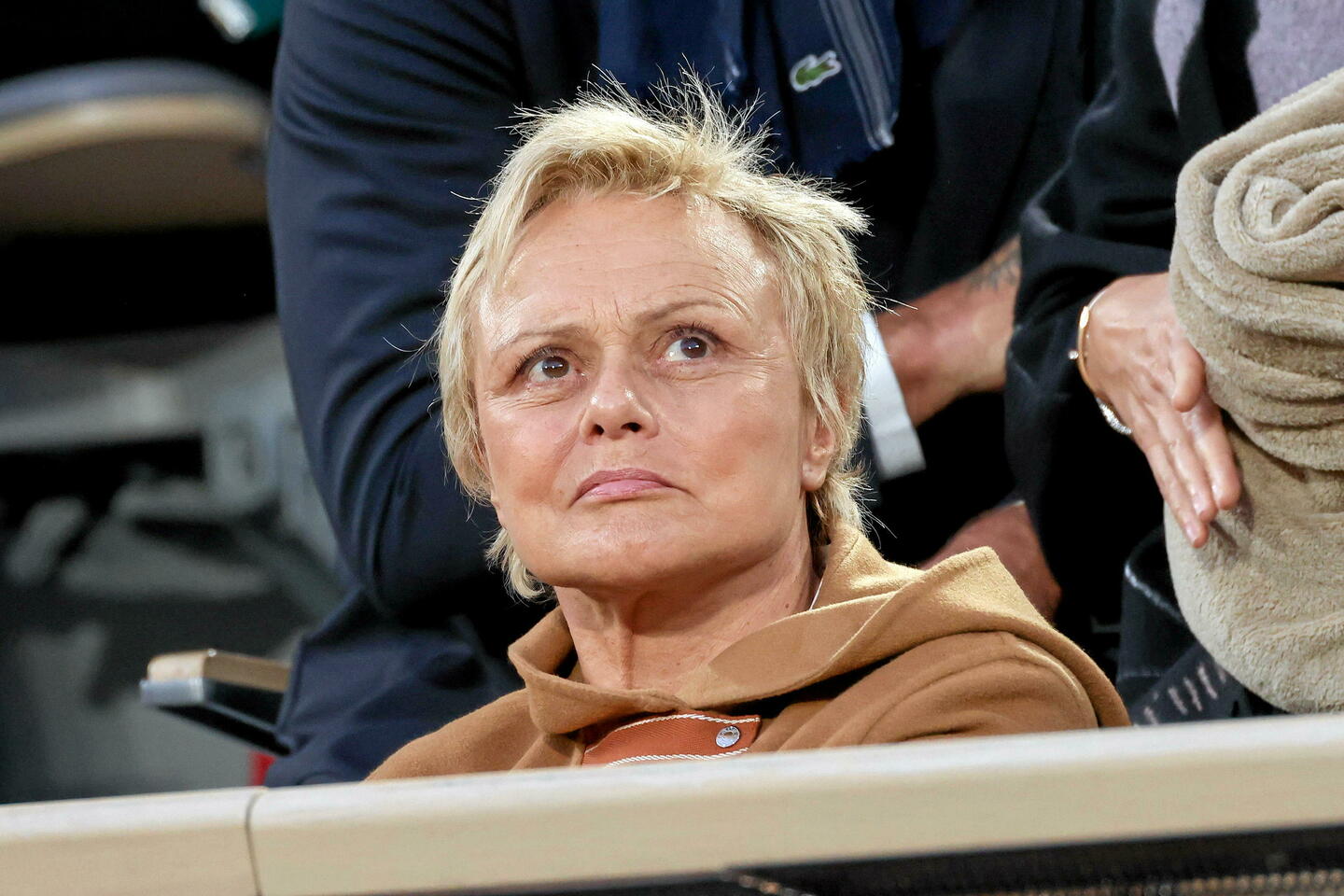« Un litre de champagne chaque soir » : Muriel Robin parle de ses trente ans d’alcoolisme