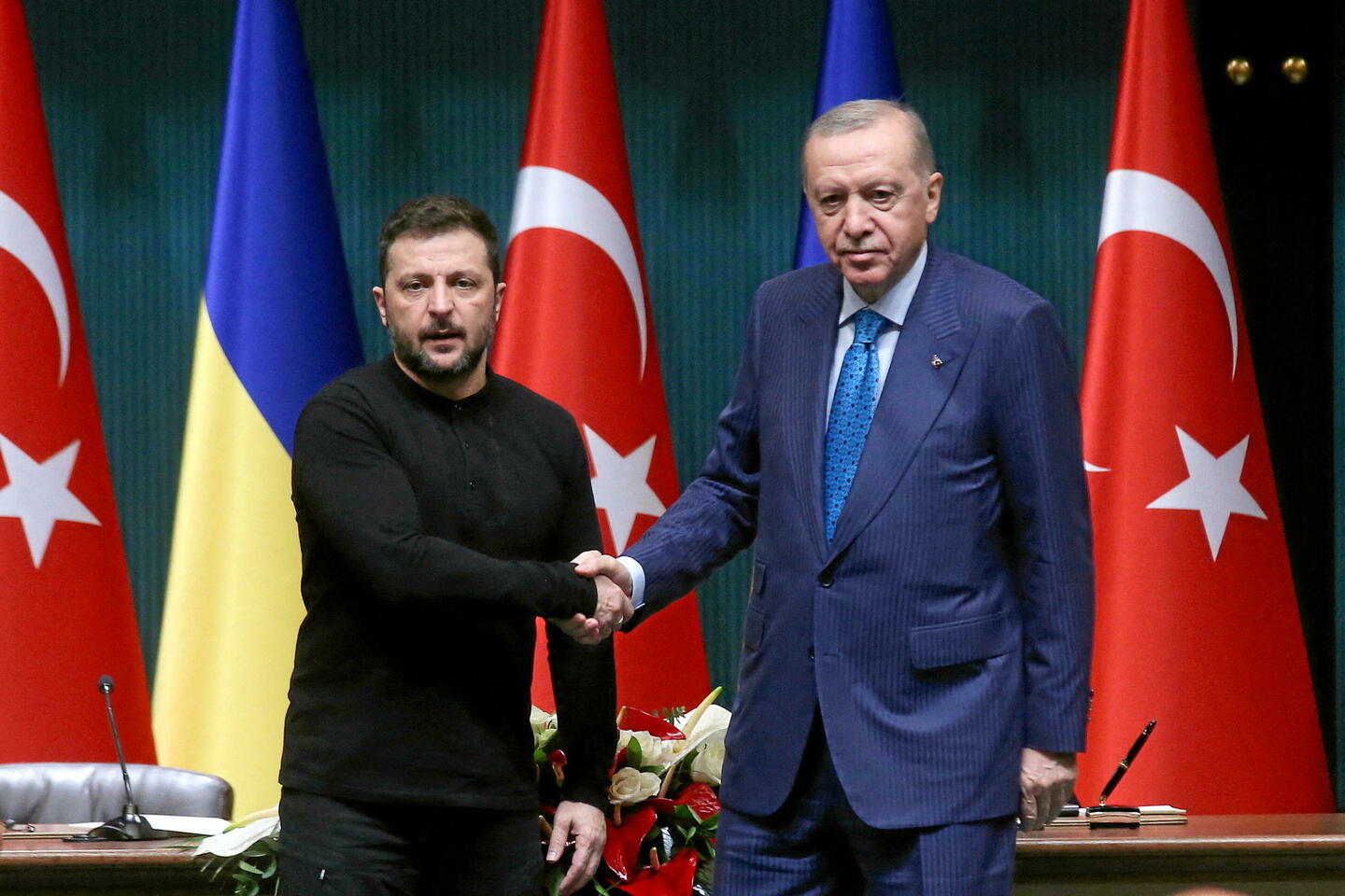 Guerre en Ukraine : Zelensky, seul en Turquie, que faut-il attendre des pourparlers ?