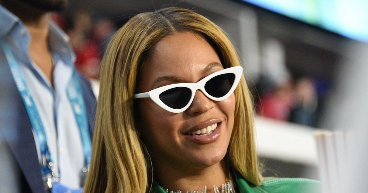 Beyoncé : soutien-gorge apparent et sans pantalon, Queen B succombe à son tour au « no pant »