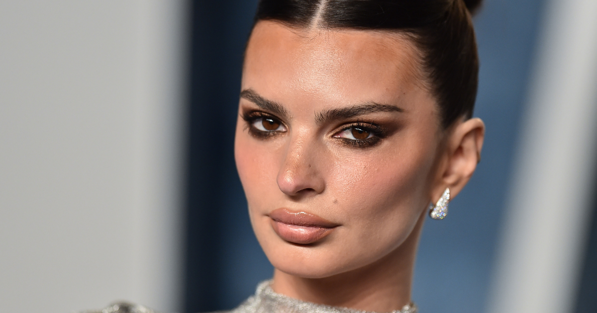 Emily Ratajkowski et Tina Kunakey en micro bikinis : Emrata et l???ex de Vincent Cassel jouent les...