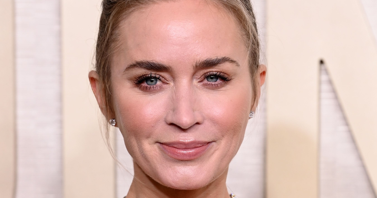 Emily Blunt en robe semi-transparente en tulle : l???actrice et superstar de Netflix n???avait rien...