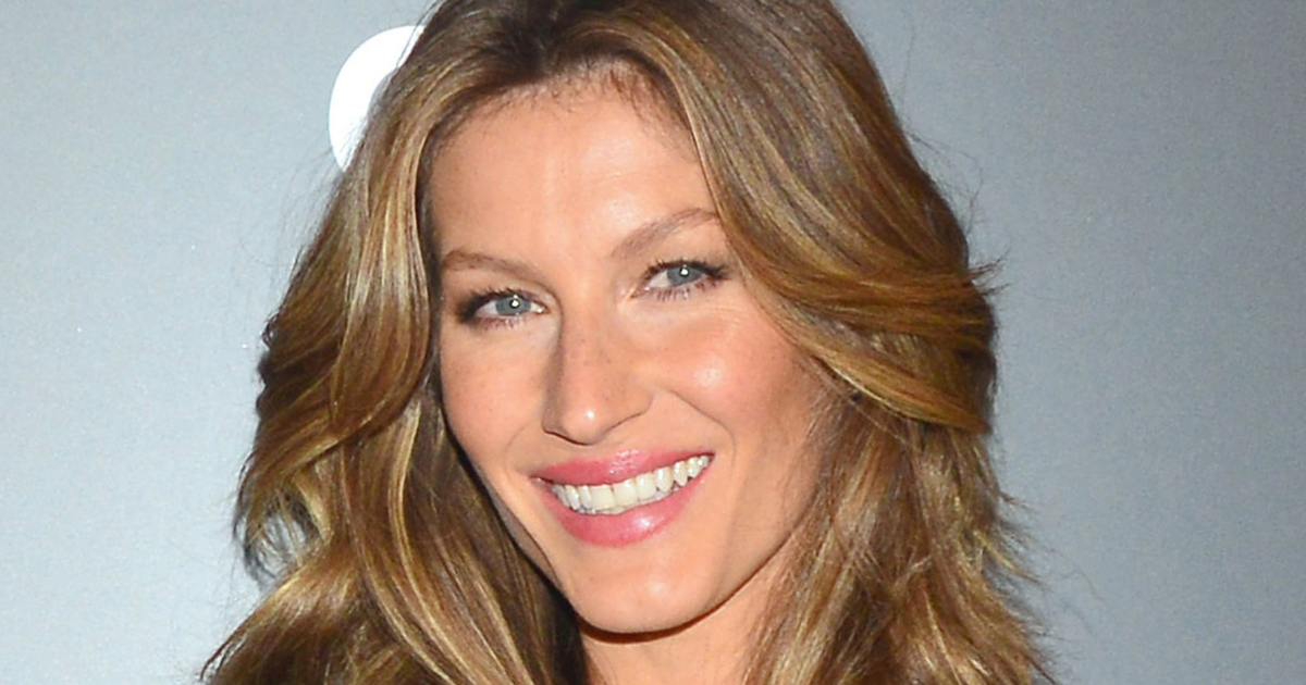 Gisele Bündchen : en micro-robe rose, la mannequin de 43 ans arbore l???imprimé qui concurrence...