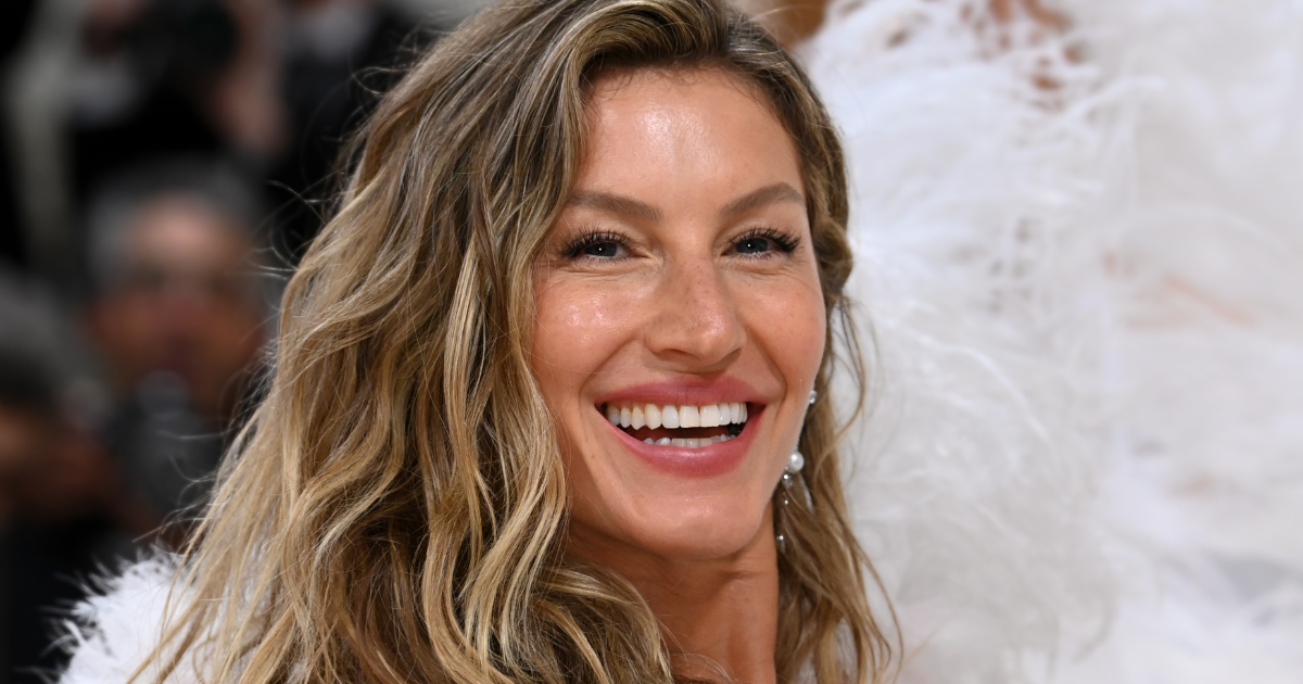 Gisele Bündchen torride en robe transparente et sans maquillage : la top model de 43 ans confirme...