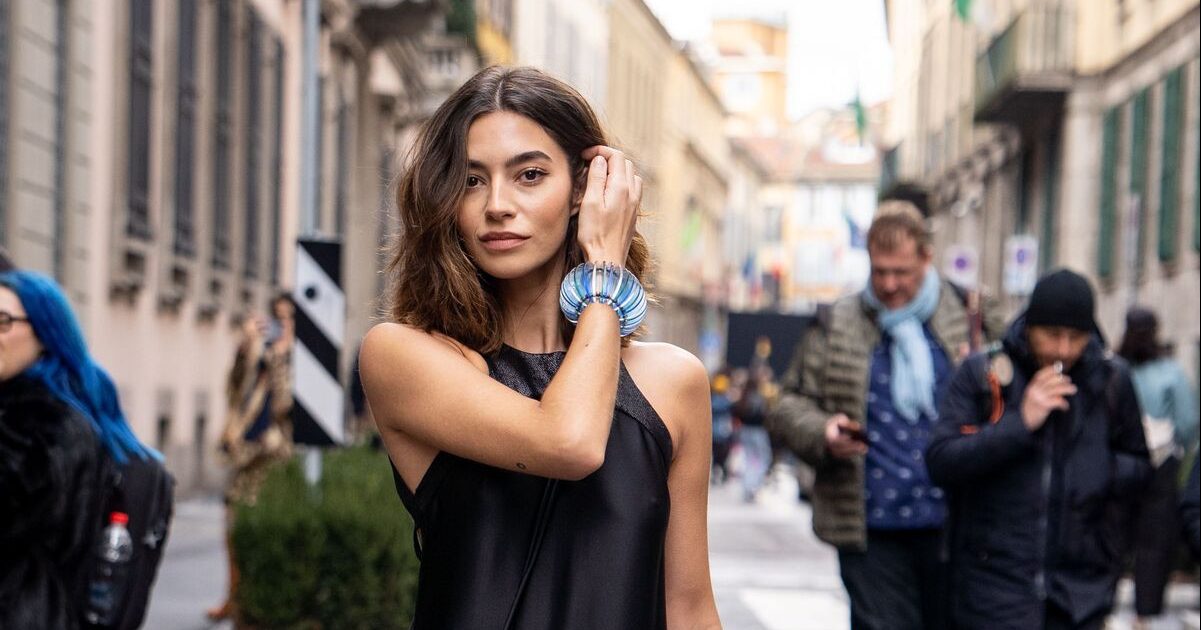H&M : cette robe ultra-tendance à moins de 50 euros est parfaite pour les petites poitrines
