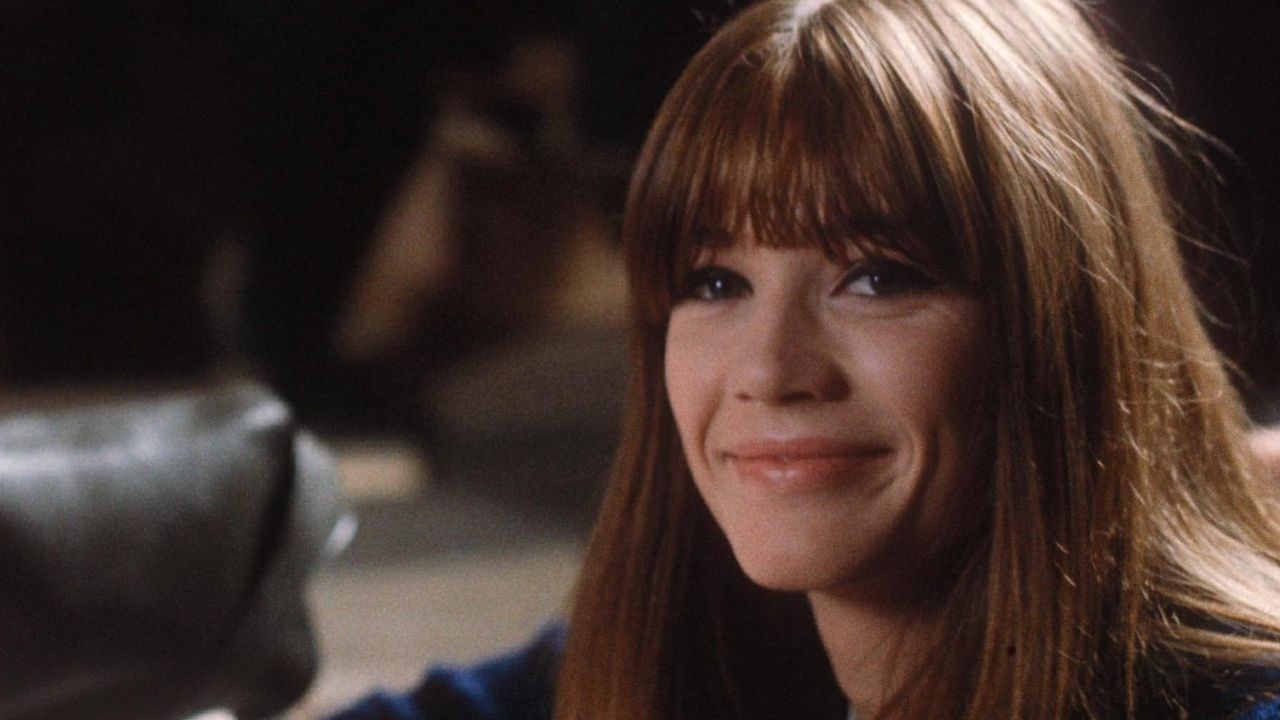 Françoise Hardy : la tendance chasuble, cette minirobe qui revient tendance 60 ans après