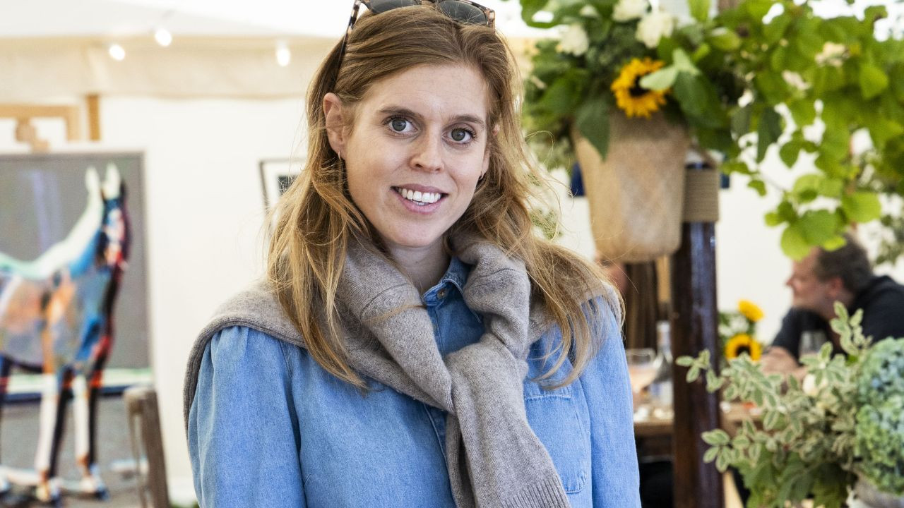 Princesse Beatrice : en robe Topshop à petit prix, la cousine des princes William et Harry fait...