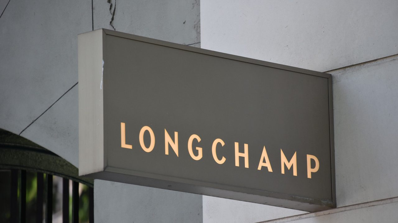 C&#039;est le sac Longchamp pliage que s&#039;arrachent les filles en vue, grâce à sa couleur...