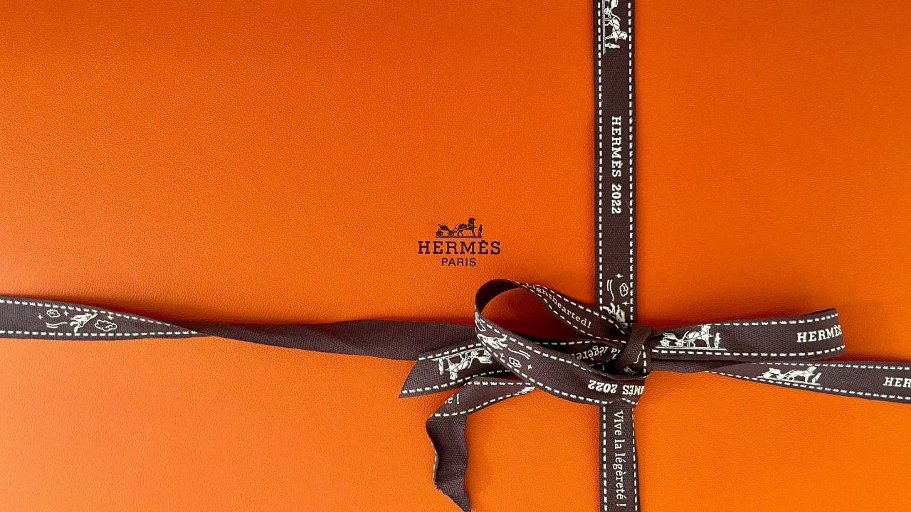 Après Noël, ne jetez pas vos boîtes Hermès, qui se revendent à bon prix sur Vinted