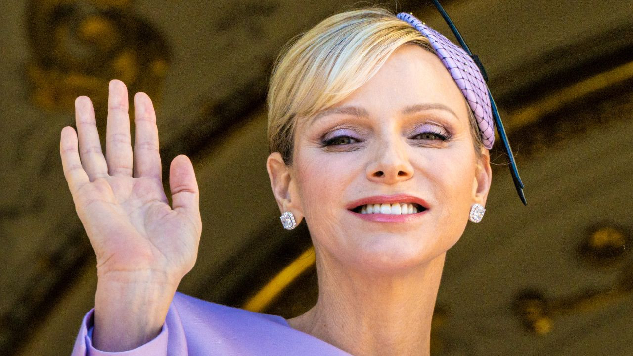 Charlène de Monaco : plus irrésistible que jamais dans cette robe à la couleur symbolique