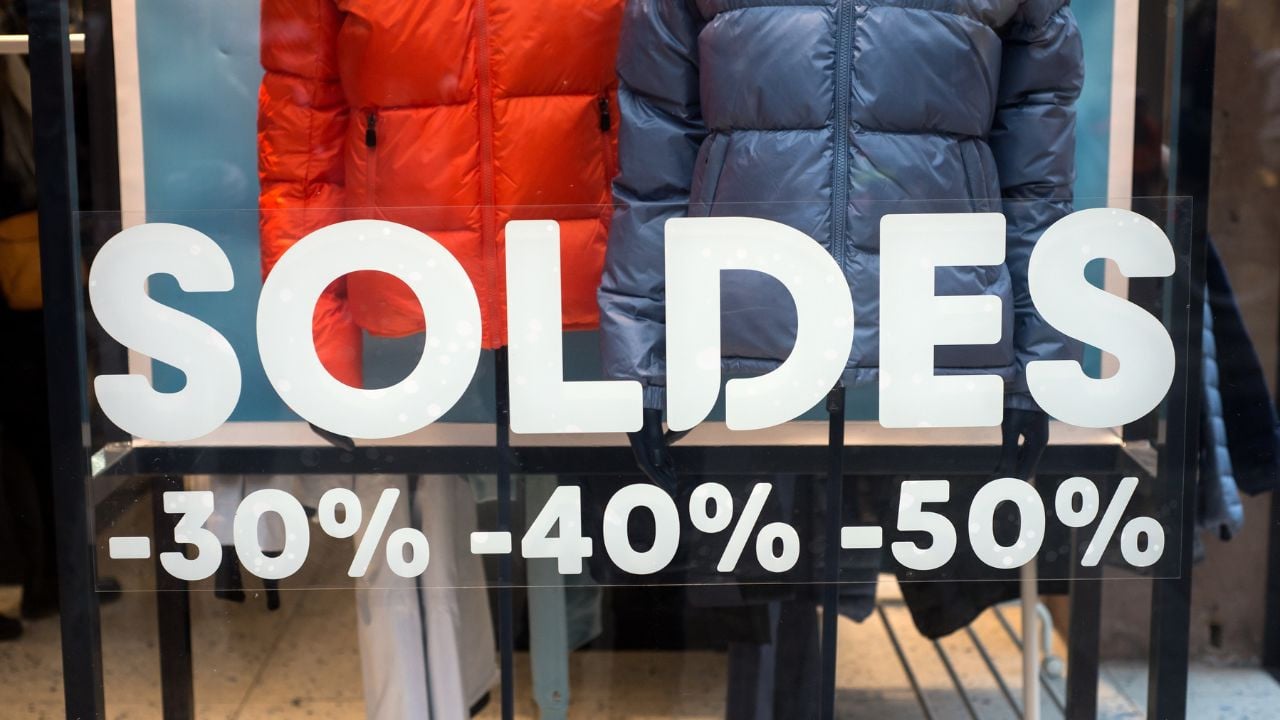 Soldes d’hiver 2025 : évitez de racheter à chaque fois ce vêtement qui vous fait perdre de...