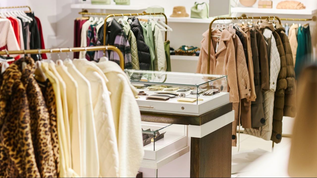 Pile dans la tendance, ce manteau à carreaux fait le bonheur des clientes Primark