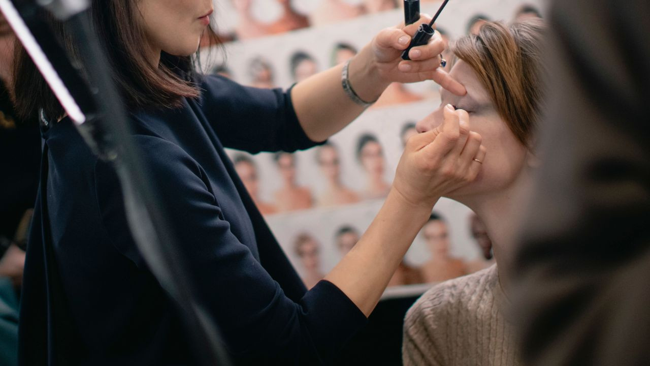 Cette enseigne de mode adorée des françaises s’associe à L’Oréal pour se lancer dans la...