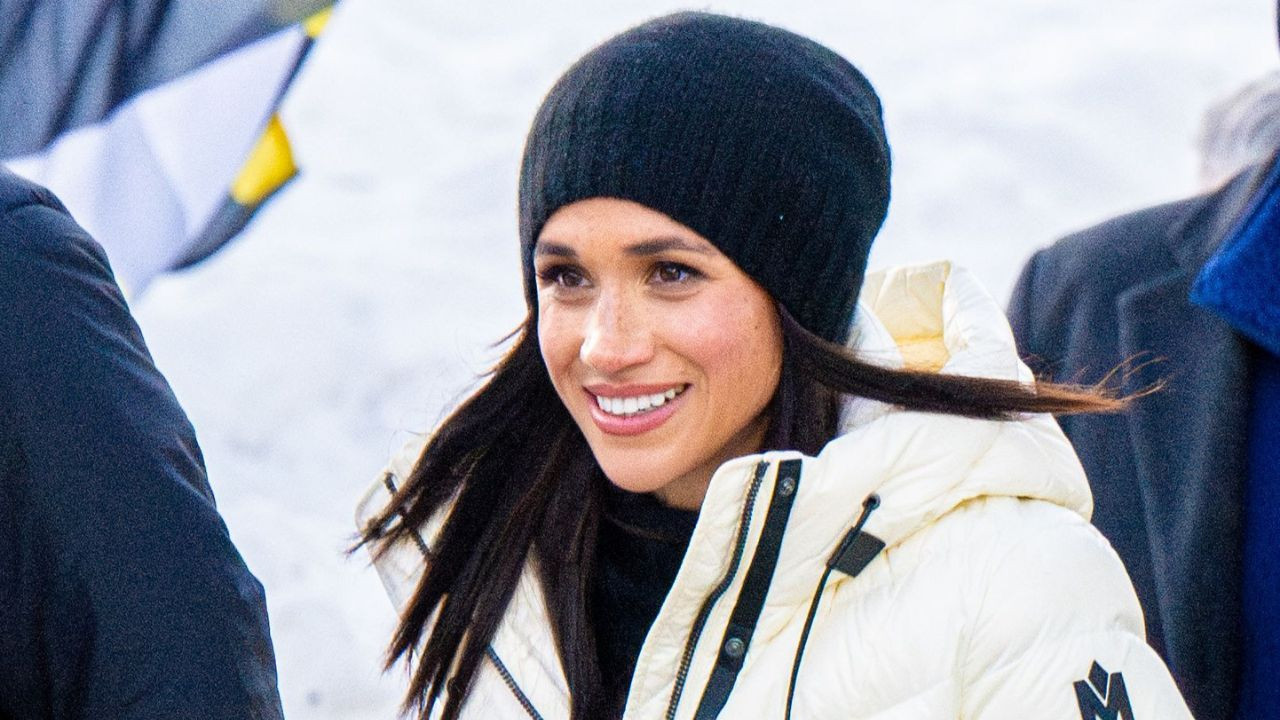 Élégante, Meghan Markle mise sur cette jupe en laine mille fois plus chaude qu&#039;un jean