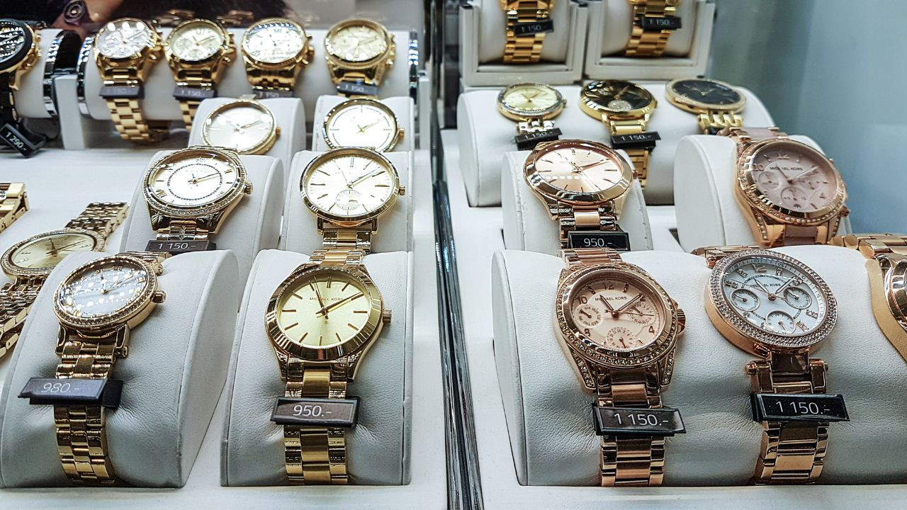 Sur Vinted, cette montre pour femme onéreuse en boutique s&#039;achète d&#039;occasion à moins...