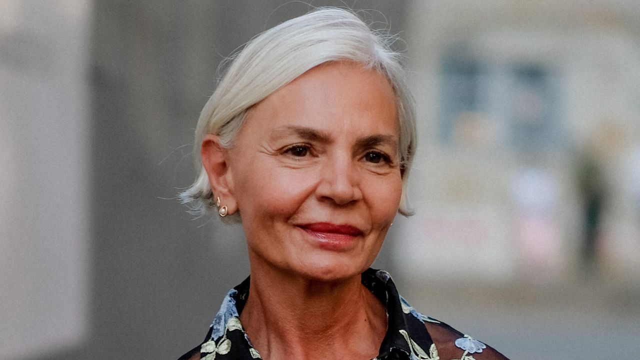 Ma mère a des bras chauve-souris : cette tendance star du printemps dissimule ses complexes et...