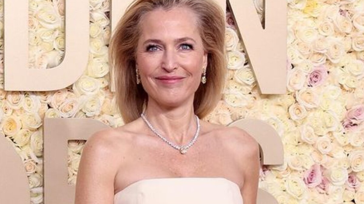 Golden Globes 2024 : Gillian Anderson s???affiche dans une robe « vulves » très osée