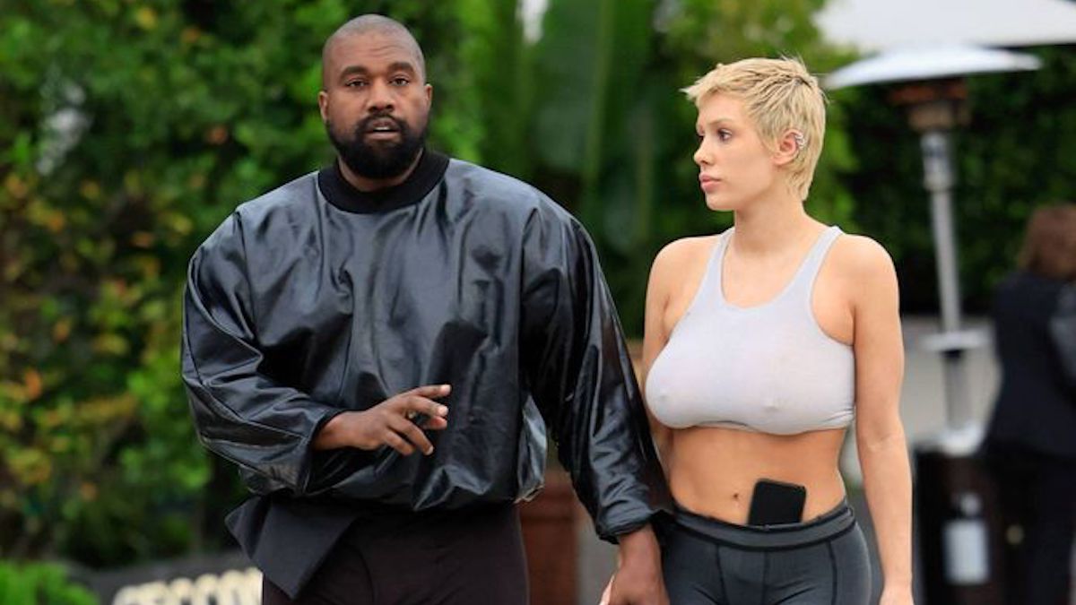 Bianca Censori dénudée : la femme de Kanye West se balade nue dans Paris