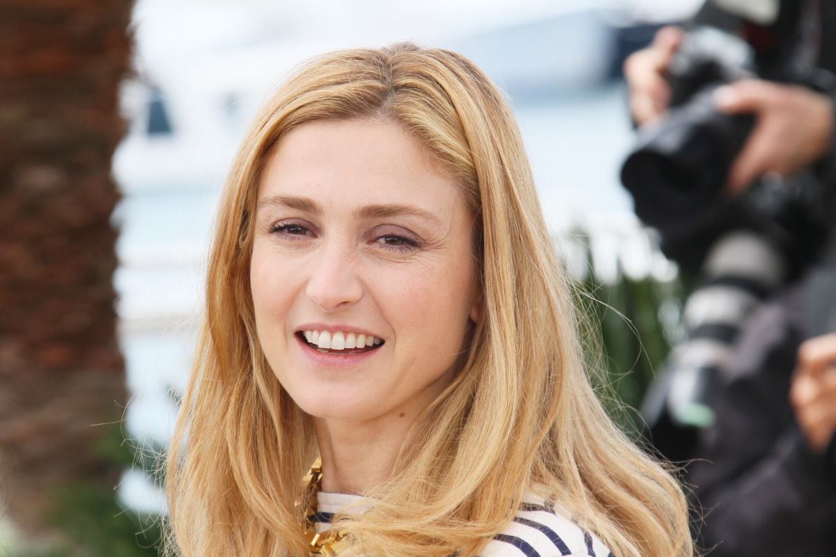 ?? 52 ans, Julie Gayet, l&#039;épouse de Hollande, se confie sans filtre : "Ah oui, je jouis...